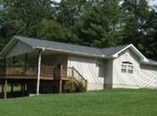 561 Wilson Rd, Brasstown, NC 28902