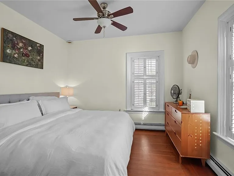 12 Catherine St #3 — Photo 11