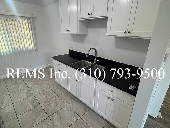 5th image of 1139 Raymond Ave APT 3
