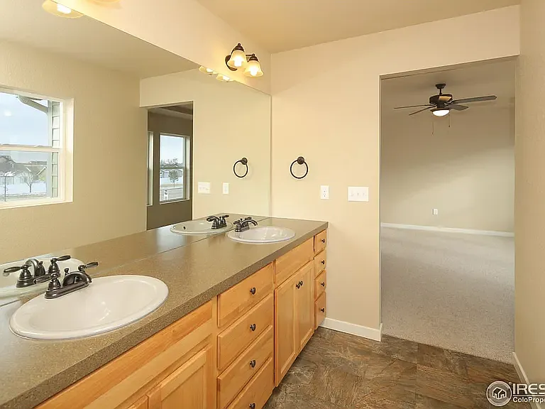 3925 Ginkgo St — Photo 11