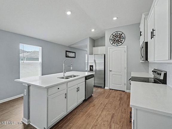 4th image of 2249 SHADY BREEZE Lane #2F