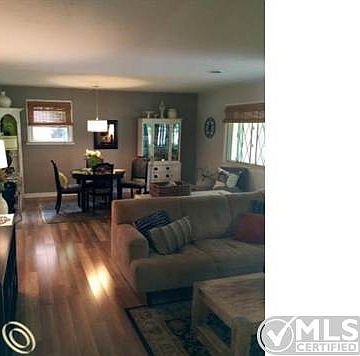LIVING/DINING ROOM