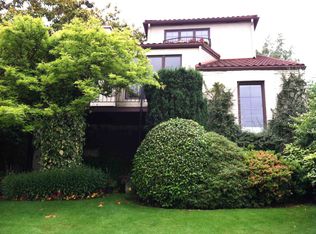 3863 50th Ave NE, Seattle, WA 98105