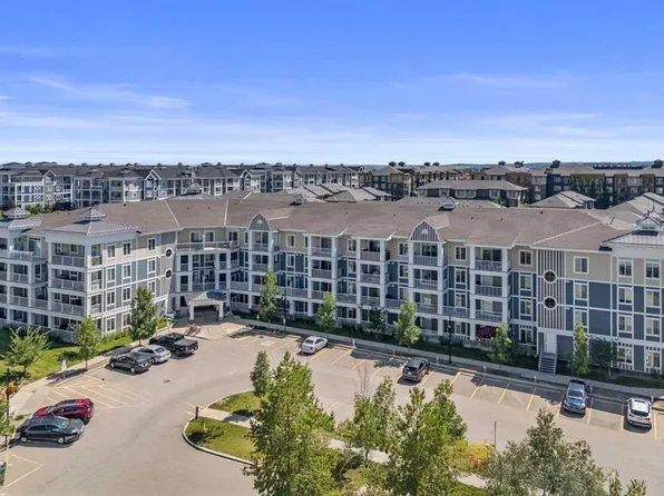 110 N Auburn Meadows Vw SE #203, Calgary, AB T3M 2M2