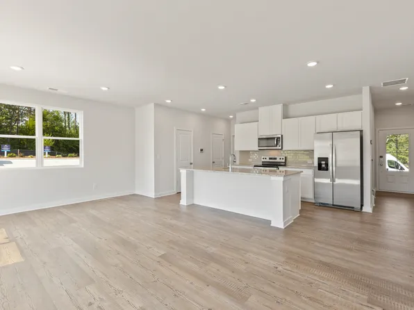 1022 Sutherland Ln, Lawrenceville, GA 30043