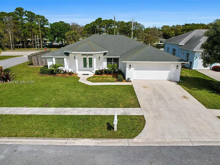 5923 Loxahatchee Pines Dr — Photo 96
