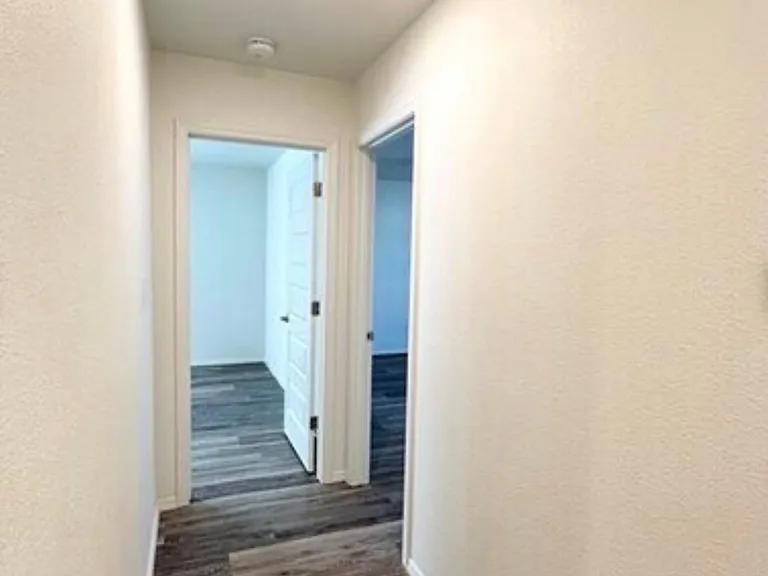 4223 W Santa Fe Street — Photo 7