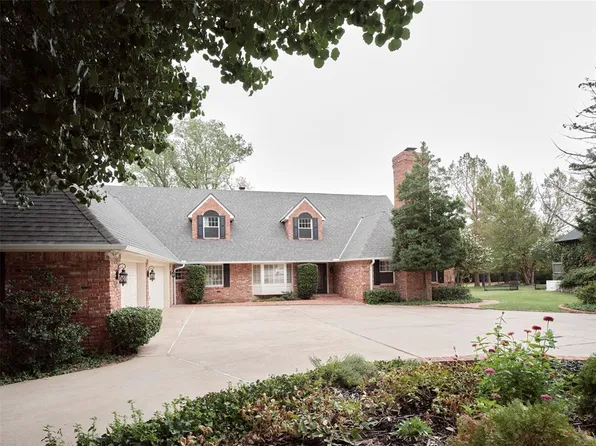6004 Muirfield Dr, Edmond, OK 73025