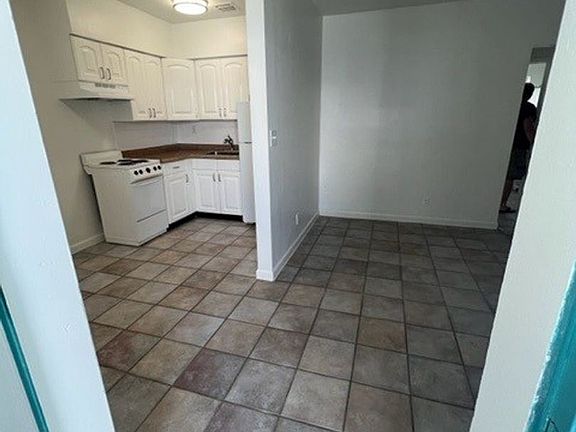 2nd image of 4246 & 4300 Sea Grape Dr #2-4300-A