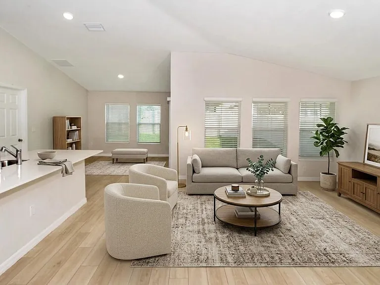 2279 Canyon Oak Dr — Photo 4
