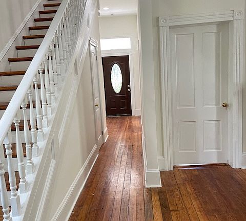 4th image of 823 W Washington St