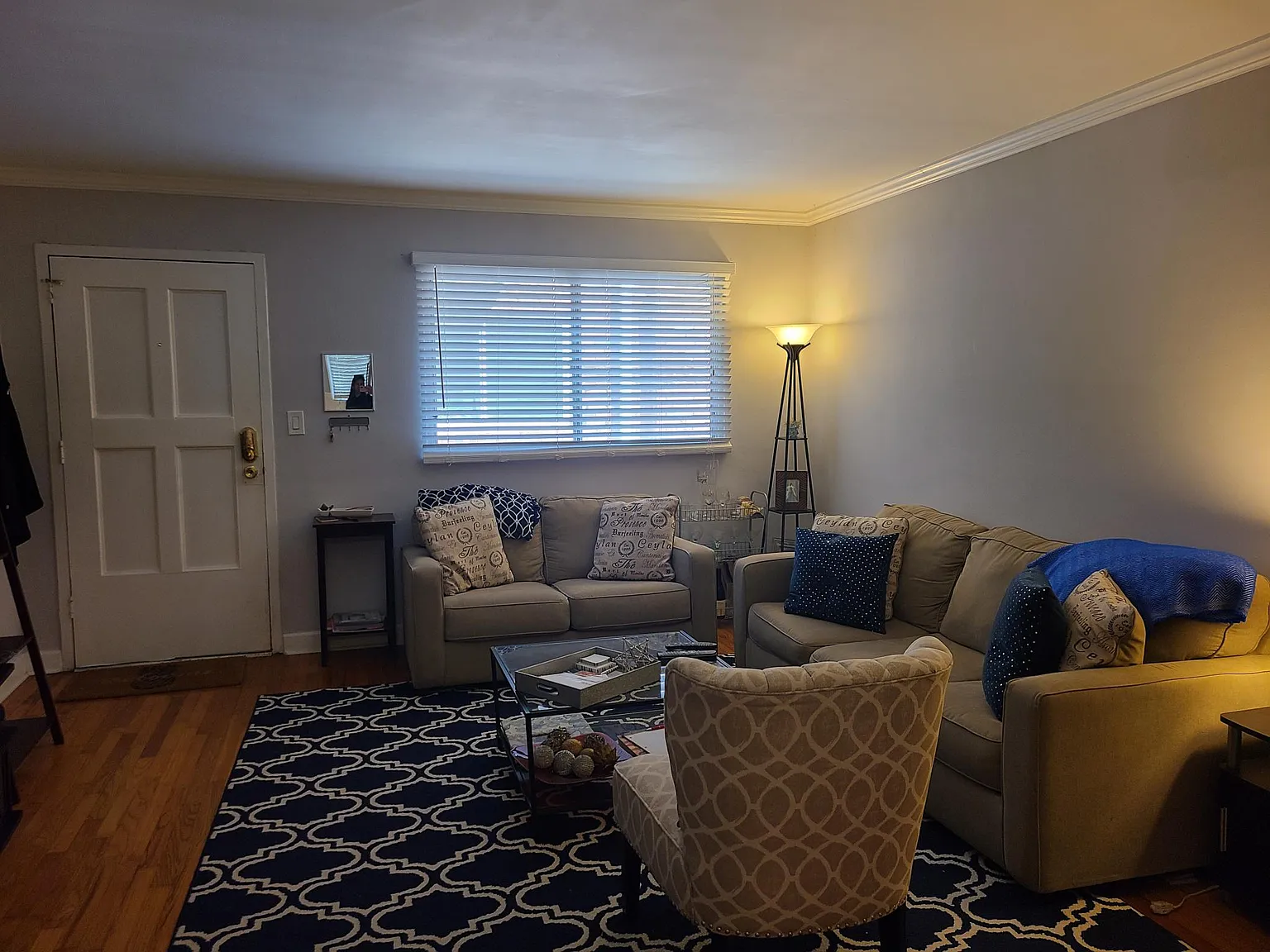 2 bed, 860 sqft, $2,000 — Photo 3