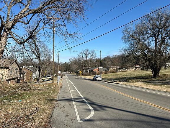 5th image of 5133 Amalie Dr