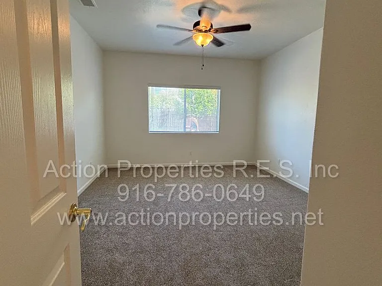 320 Bettencourt Dr — Photo 10