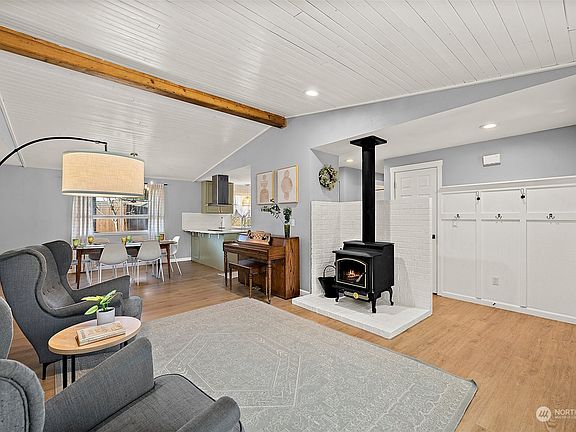 3rd image of 15806 95th Avenue Ct E