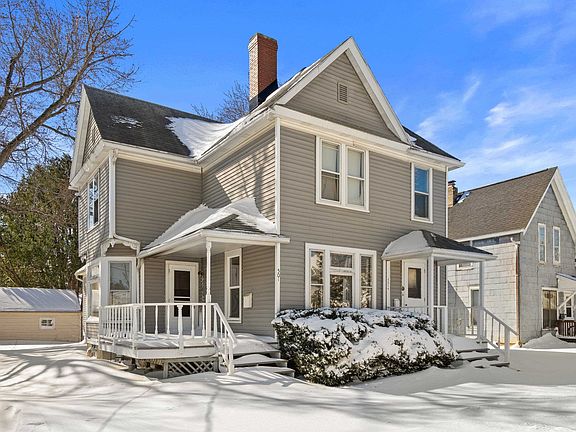 3rd image of 501 W Winnebago St