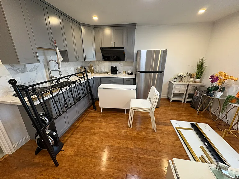 848 Girard St — Photo 13