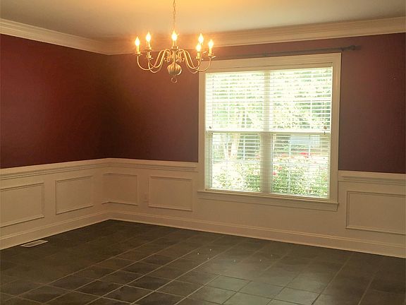 3rd image of 284 Montclair Dr