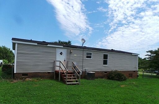 3rd image of 204 Angells Dr
