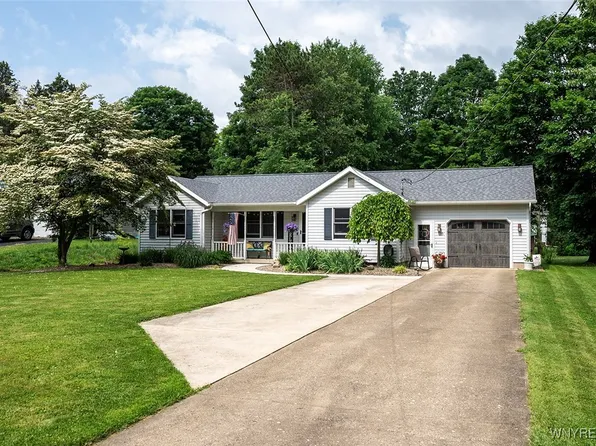 135 East Ave, Springville, NY 14141