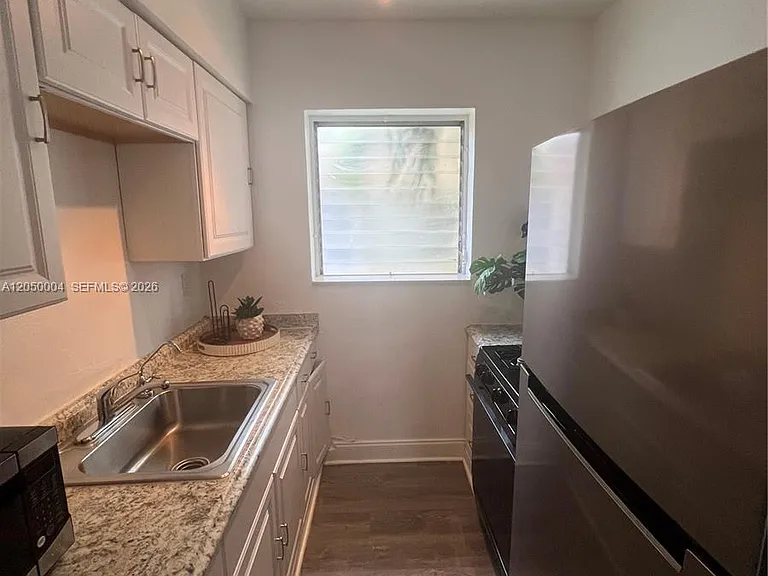 7720 Harding Ave #9 — Photo 9