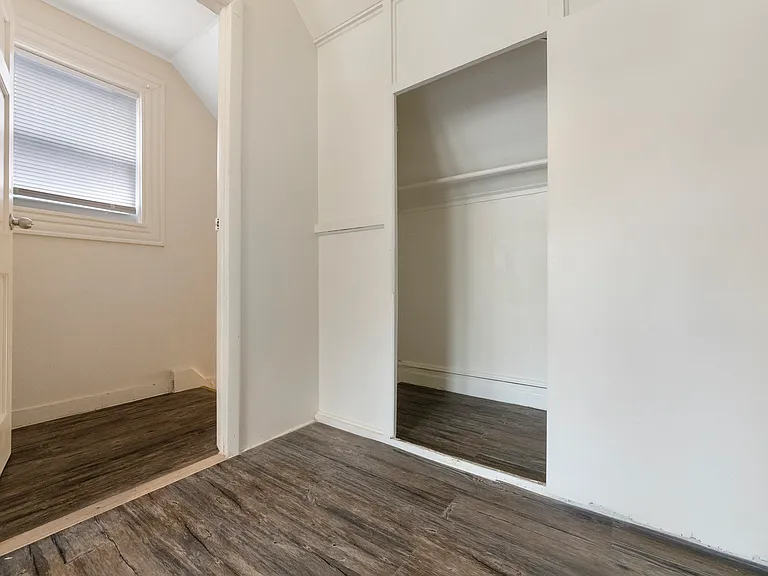 675 E 31st St #2 — Photo 5