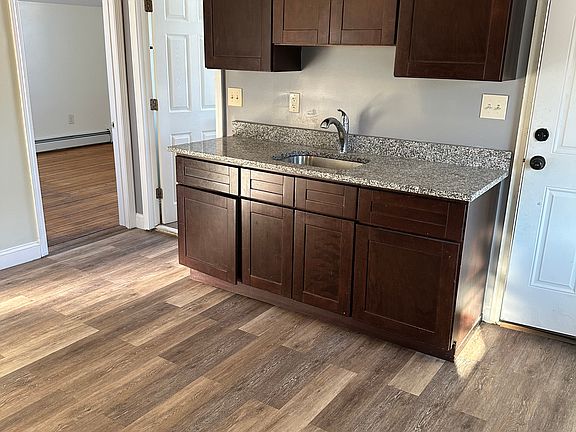 2nd image of 147 Regent Ave Floor 3