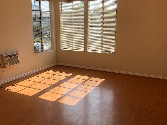 4th image of 1209 S La Cienega Blvd #1209B