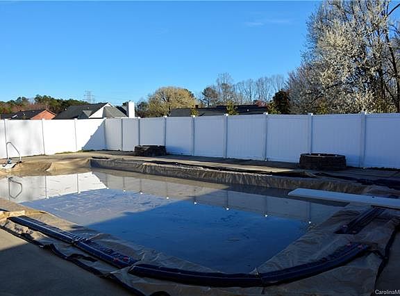 5th image of 3277 Peninsula Pointe Dr NW