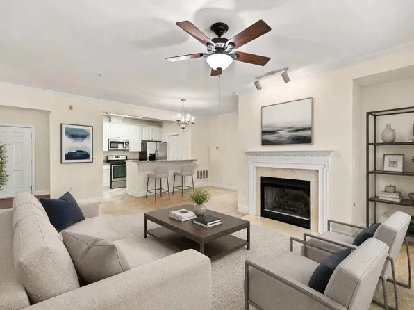 100 Northbrook Dr APT 206, Raleigh, NC 27609
