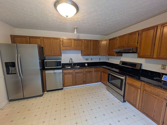 5th image of 6008 Yeaton Glen Dr