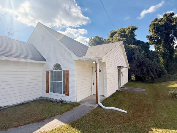 8061 Fieldstone Ct, Douglasville, GA 30134