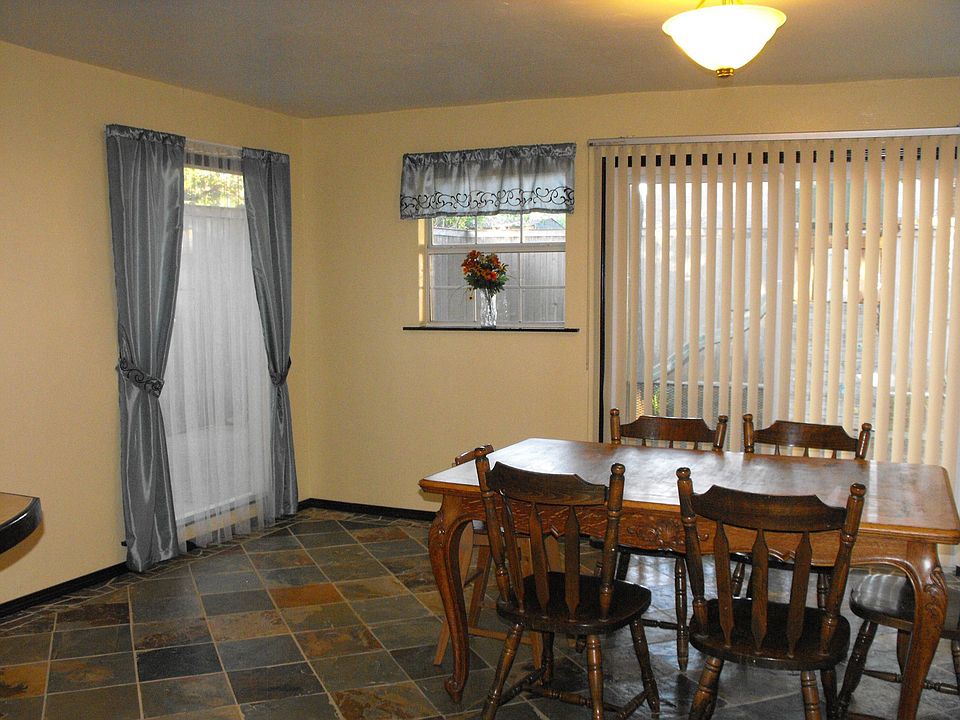 2nd image of 13877 S Glen St