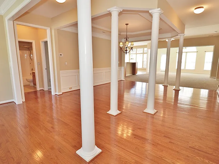 6860 Lakecrest Ct — Photo 6