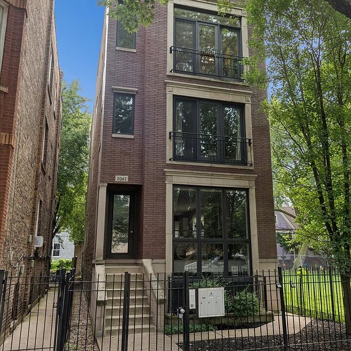 1st image of 2047 N Mozart St Unit 3