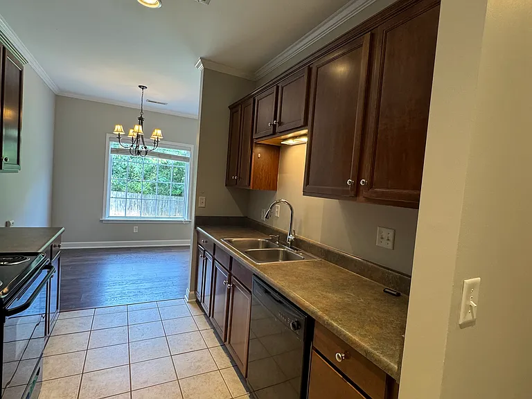 216 Biddeford Pl — Photo 18