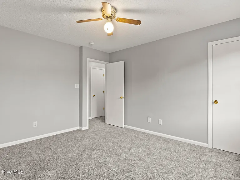 207 Spring Meadow Cir — Photo 5