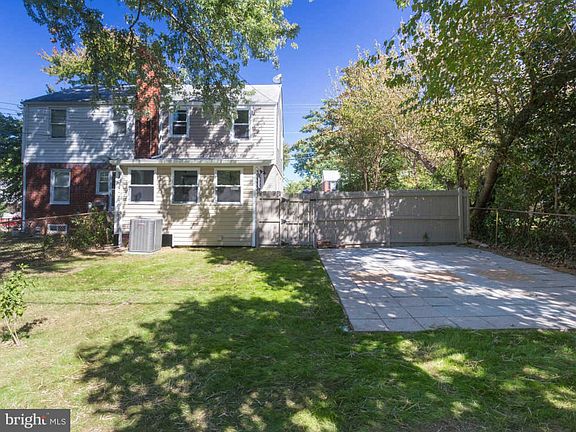 2nd image of 2721 Fort Dr