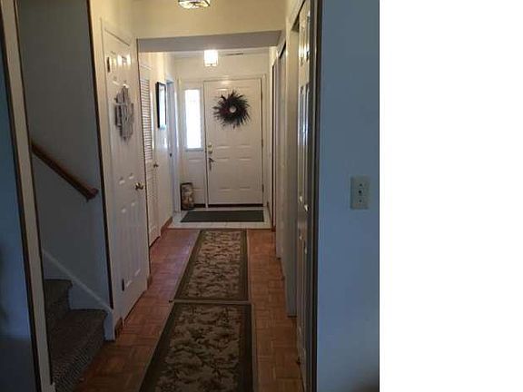 5th image of 24 Wintergreen Ct