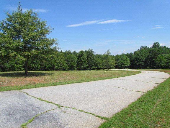 5th image of 360 Baywood Dr