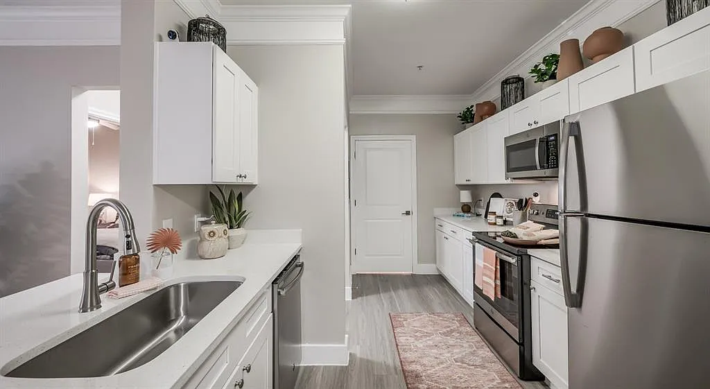 2 bed, 2.0 bath, 1149 sqft, $2,033 — Photo 2