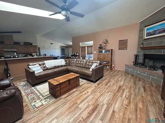 2nd image of 3104 E Dakota Dr
