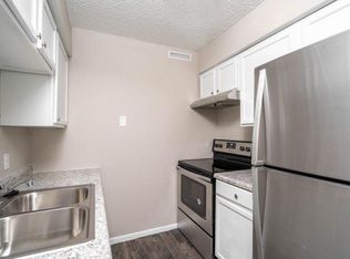 3320 W 4th St #FC669F545, Waterloo, IA 50701