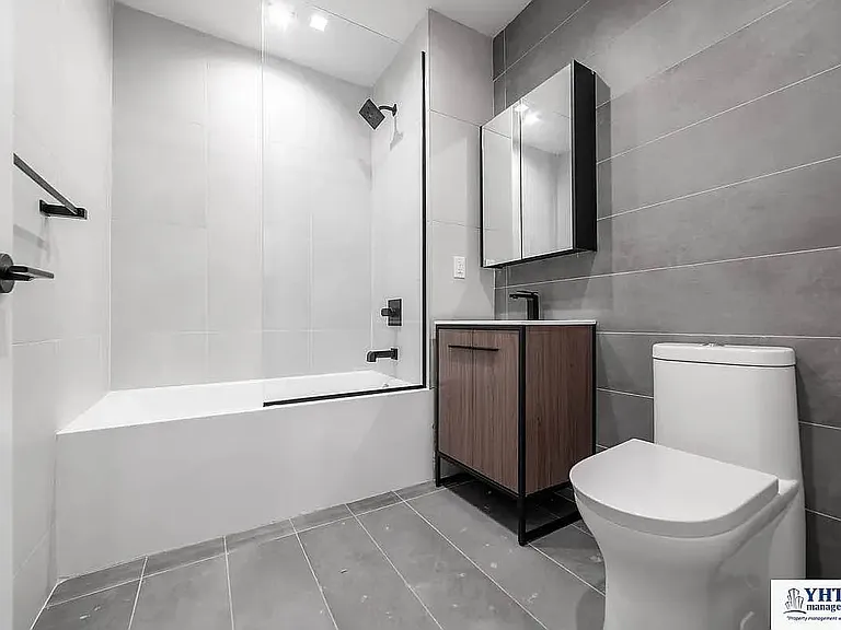 153 Erasmus St #1F — Photo 4