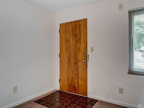 4th image of 1100 Donson Dr