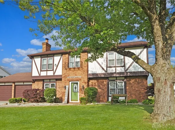 1393 Oaktree Dr, Greenville, OH 45331