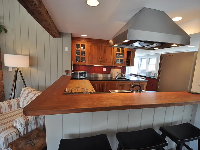 7190 Main St — Photo 16
