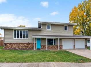 905 W Jackson St, Knoxville, IA 50138