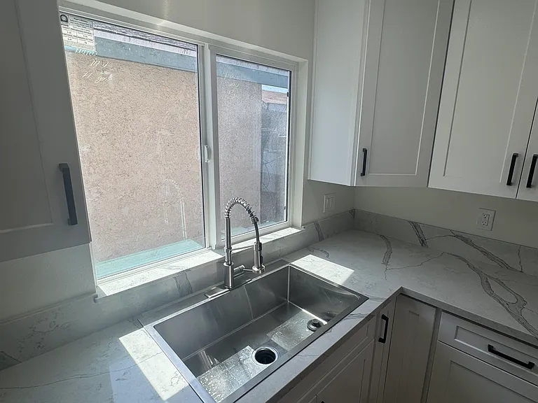 8847 1/2 Isora St #1/2 — Photo 3