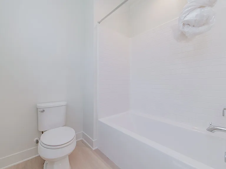 15870 Kingston Rd — Photo 11